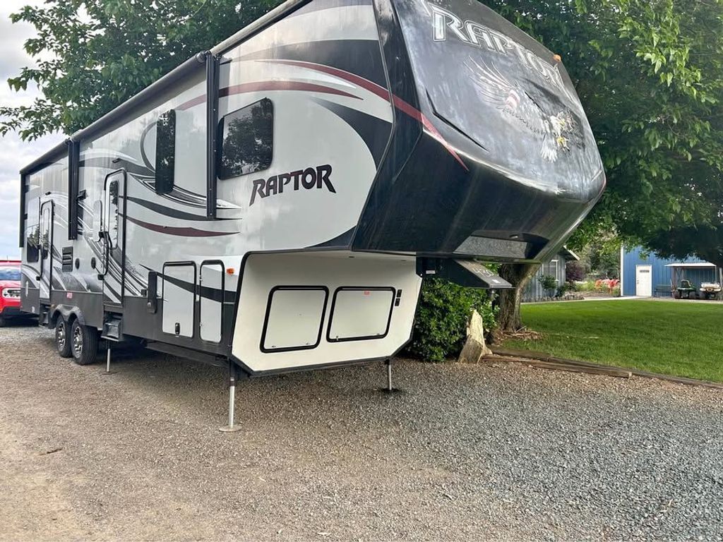 2015 Keystone Raptor 300MP in acampo CA