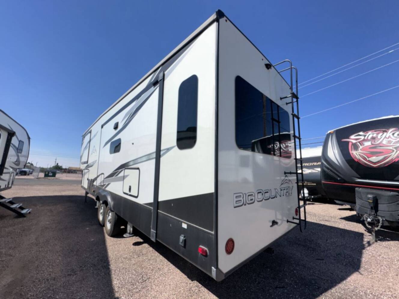 A photo of this 2022 Heartland Big Country 3155RLK