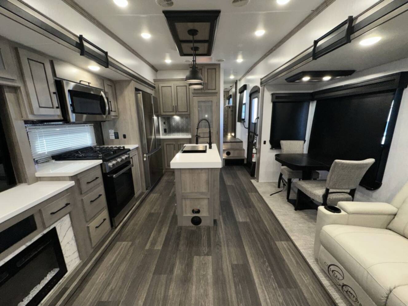 A photo of this 2022 Heartland Big Country 3155RLK