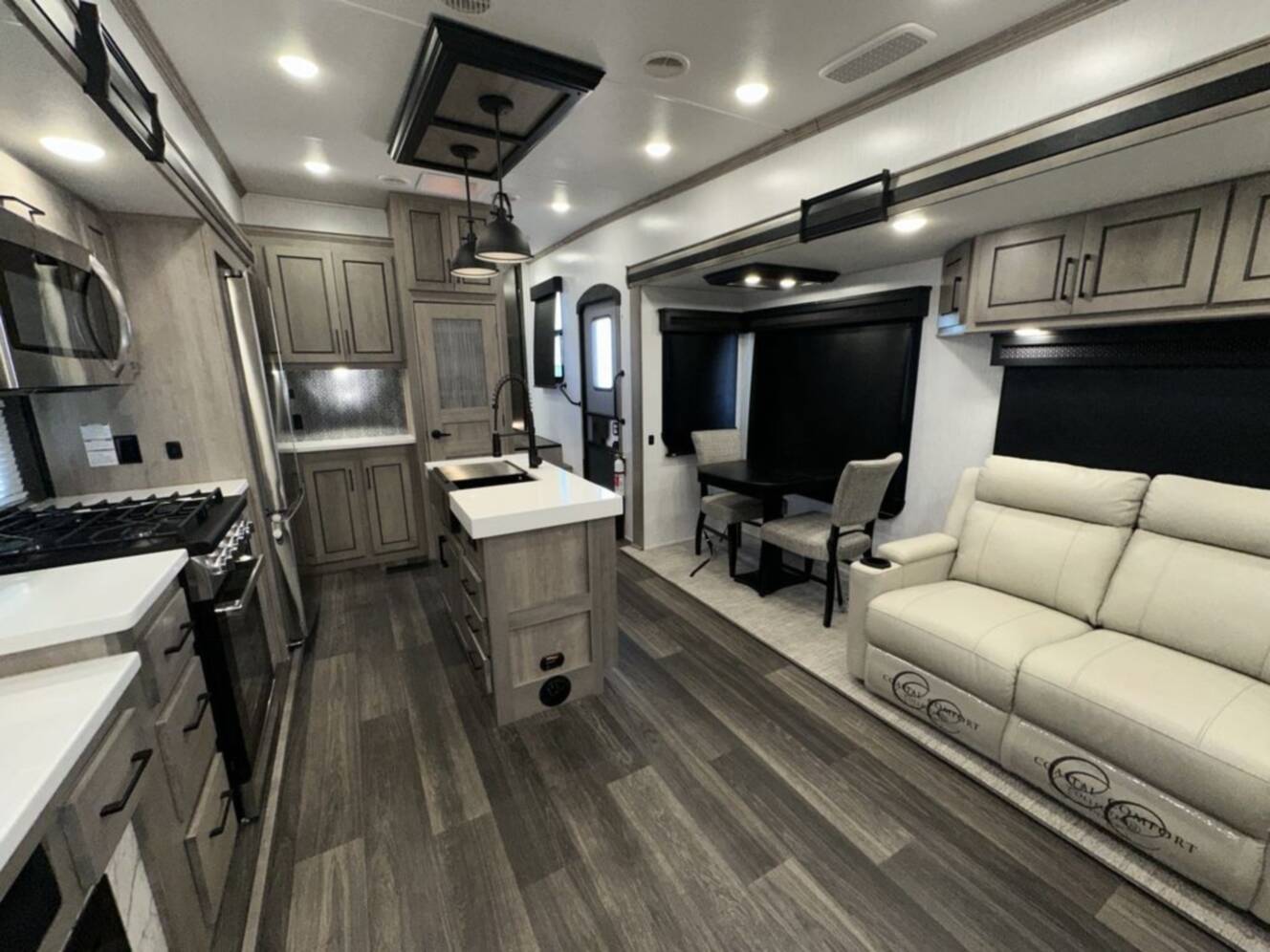 A photo of this 2022 Heartland Big Country 3155RLK