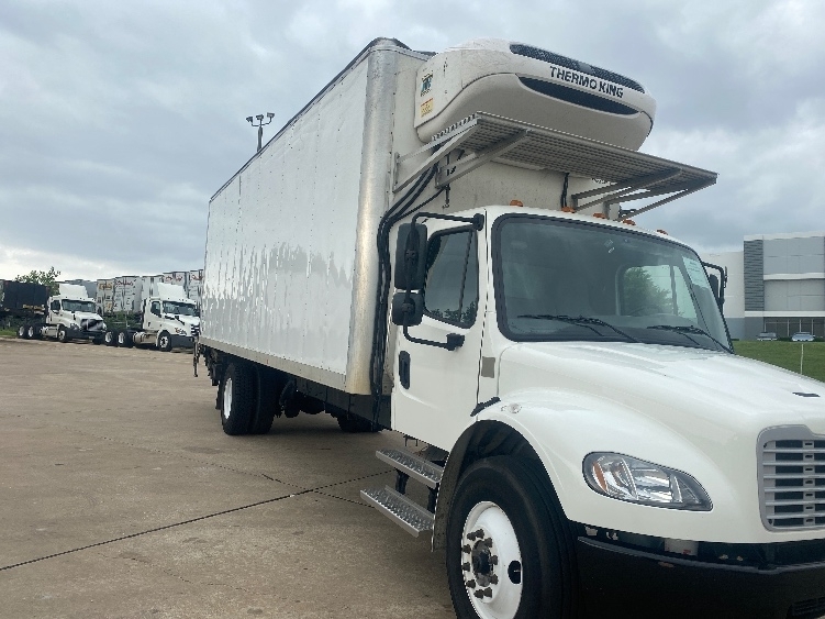 2022 FREIGHTLINER BUSINESS CLASS M2 106 in Grand Prairie, TX