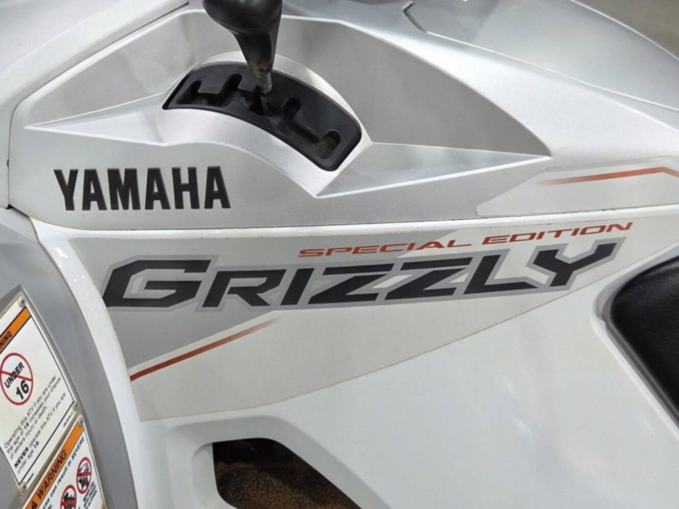 A photo of this 2022 Yamaha Grizzly EPS SE
