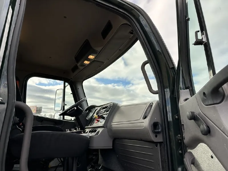 2016 FREIGHTLINER 108SD TANKER