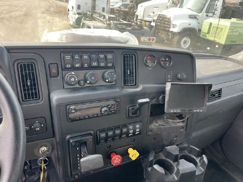 2021 INTERNATIONAL MV607