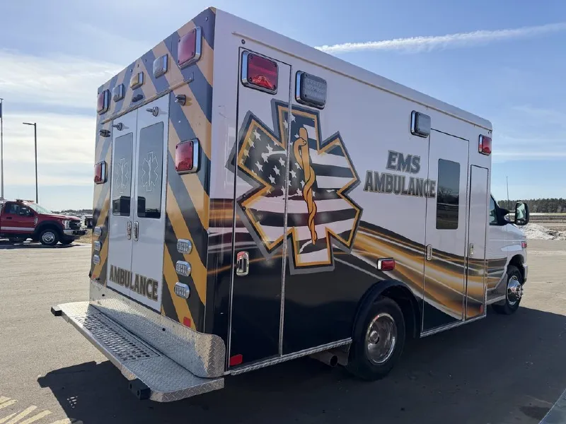 2023 FORD CRESTLINE AMBULANCE