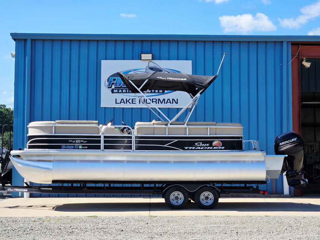 2018 Sun Tracker PARTY BARGE® 22 XP3 in mooresville NC