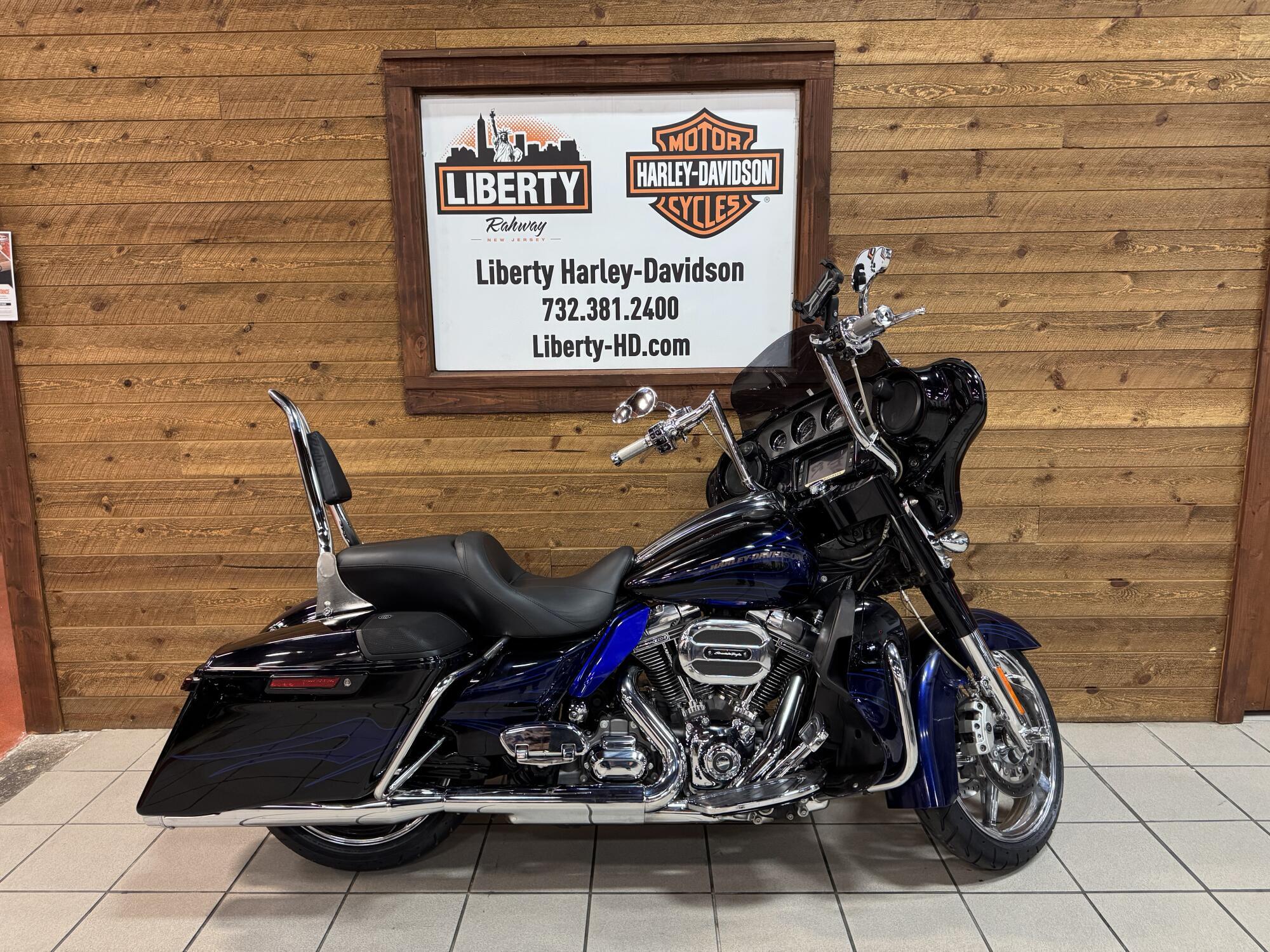2016 Harley-Davidson CVO Street Glide CVO in Rahway, NJ