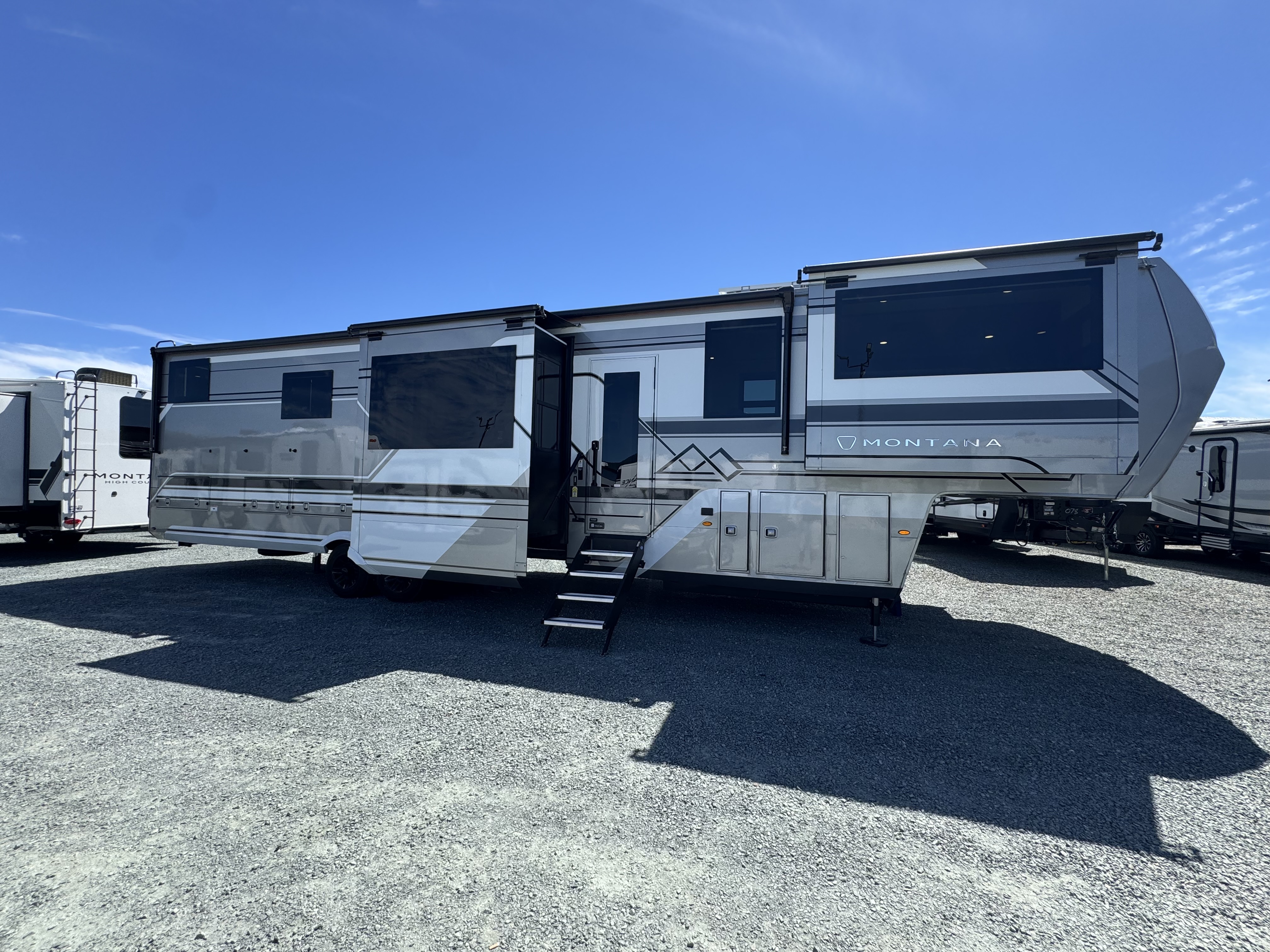 2027 Keystone Rv Montana 3800FL in grants pass OR