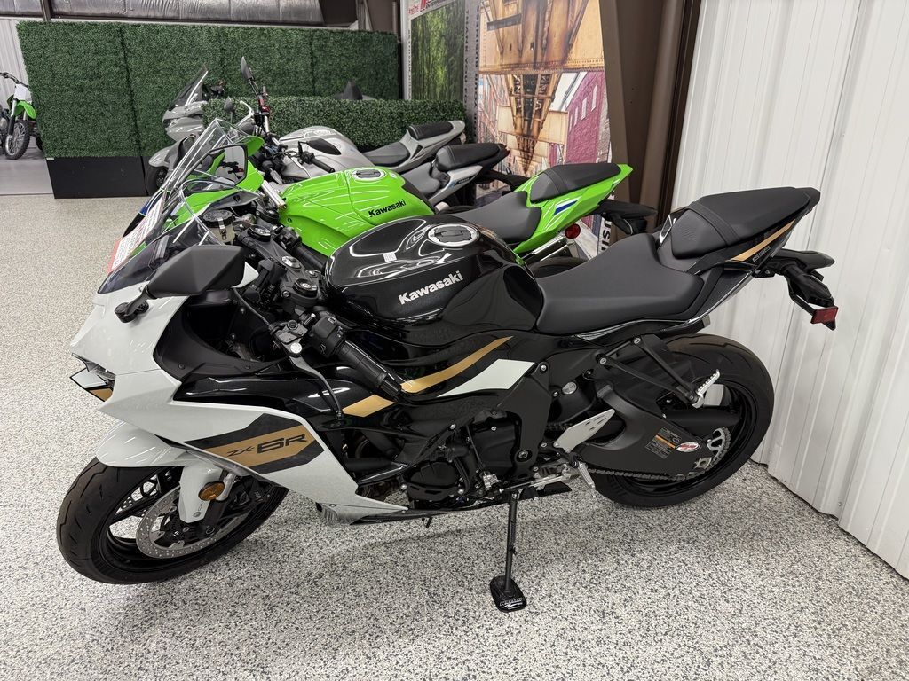 2026 Kawasaki Ninja ZX-6R Base