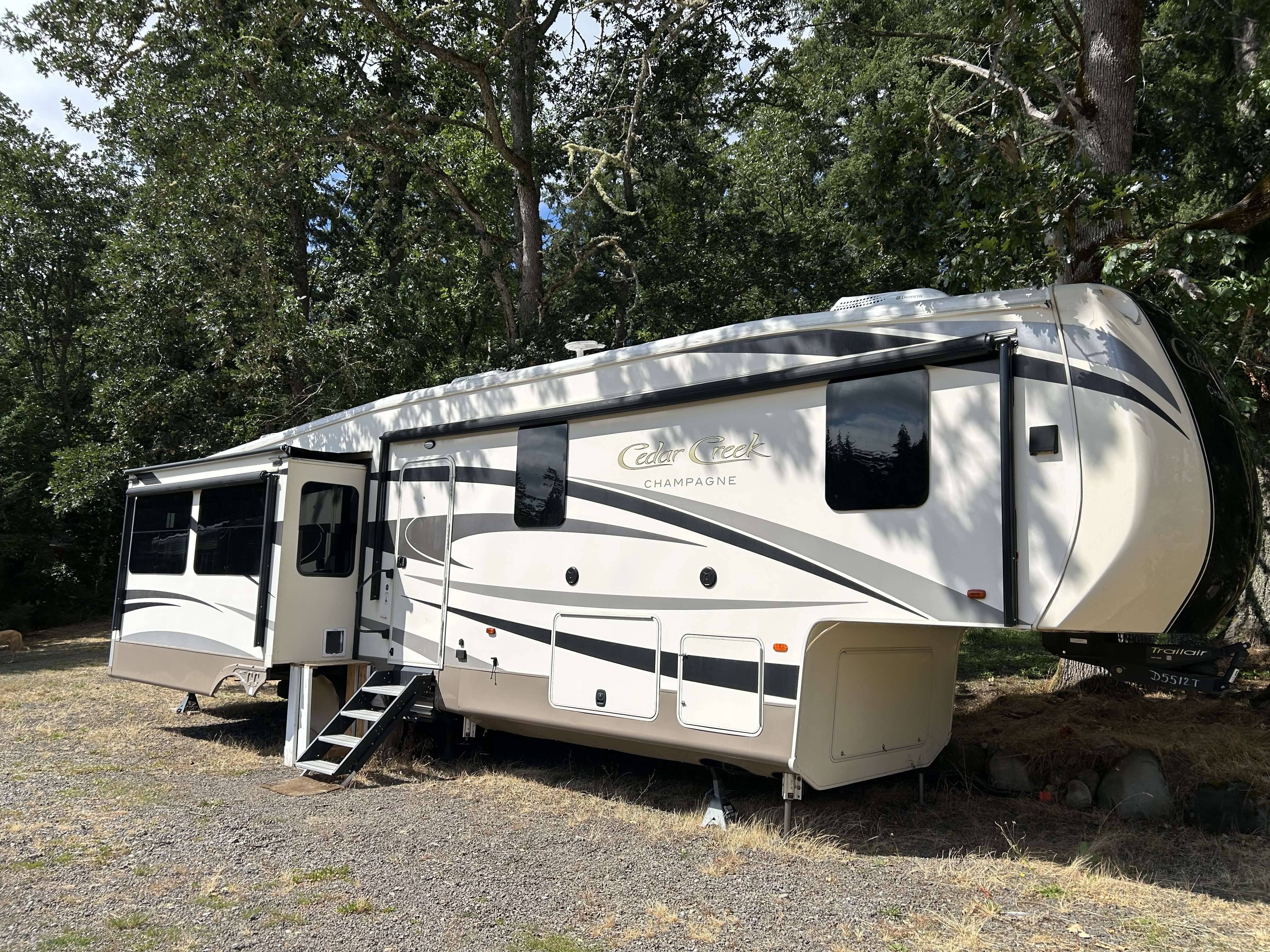 2016 Forest River CEDAR CREEK CHAMPAGNE 38EL RV