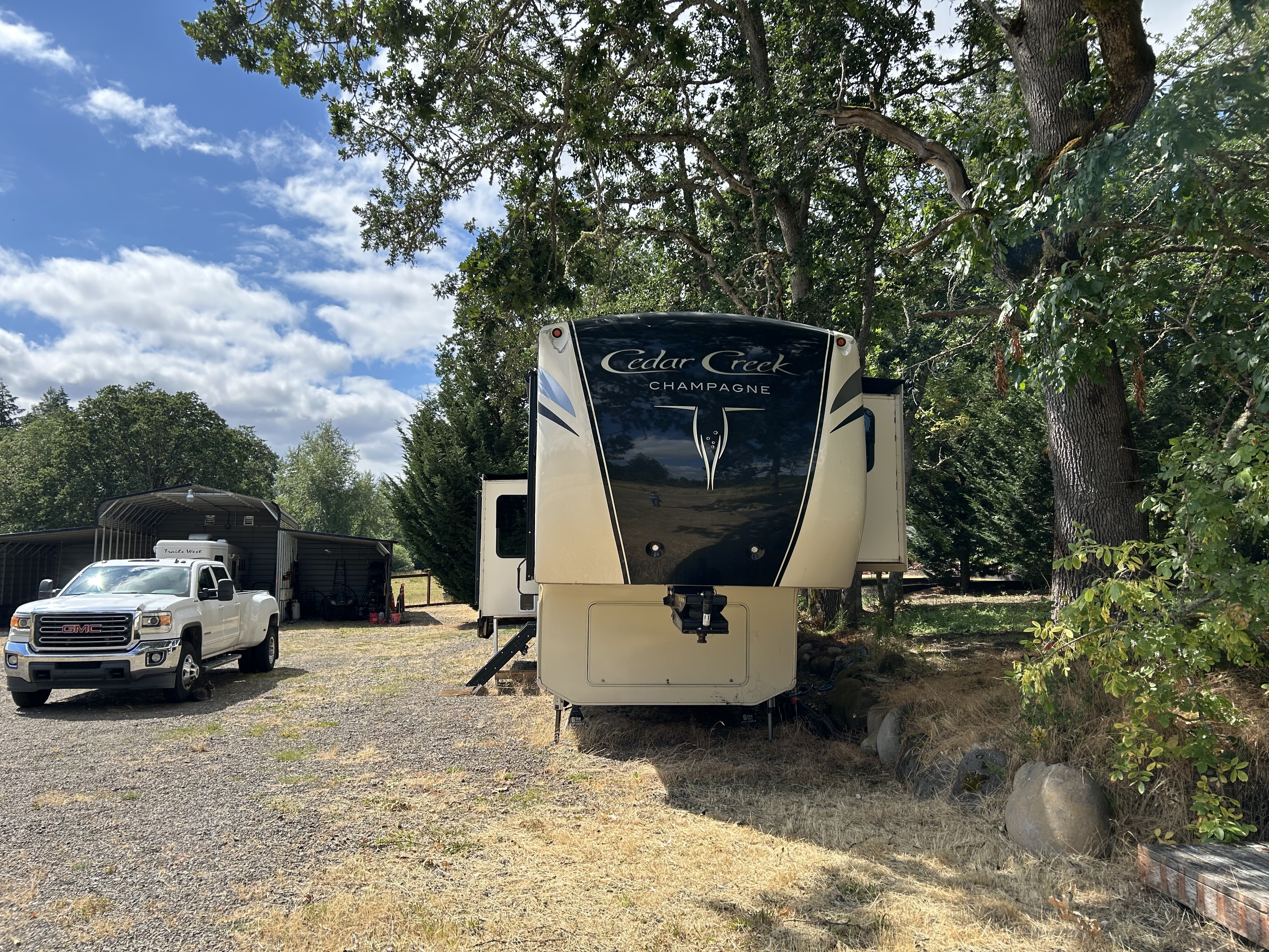 2016 Forest River CEDAR CREEK CHAMPAGNE 38EL in federal way WA