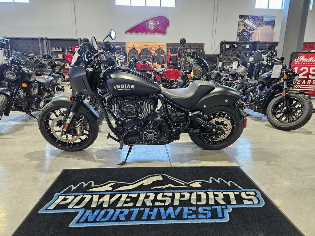2025 Indian Motorcycle Sport Chief Black Smoke