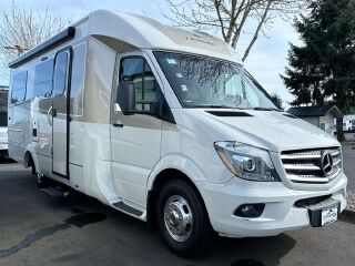 2018 LEISURE TRAVEL UNITY U24FX