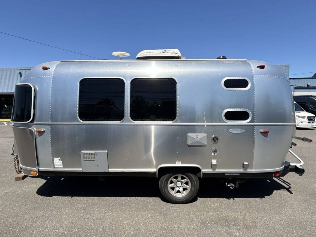 A photo of this 2018 Airstream Flying Cloud 20FB