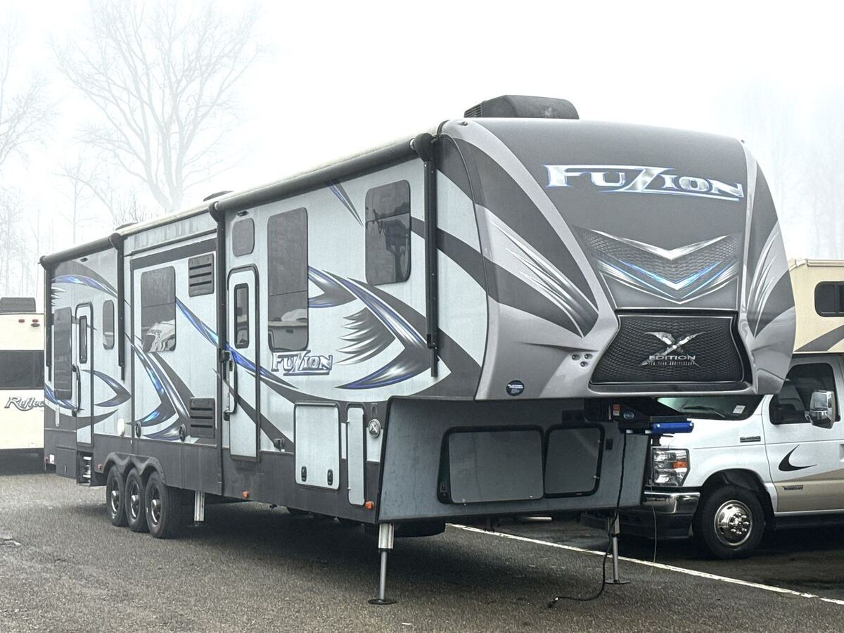2017 Keystone Fuzion 414 in fife WA