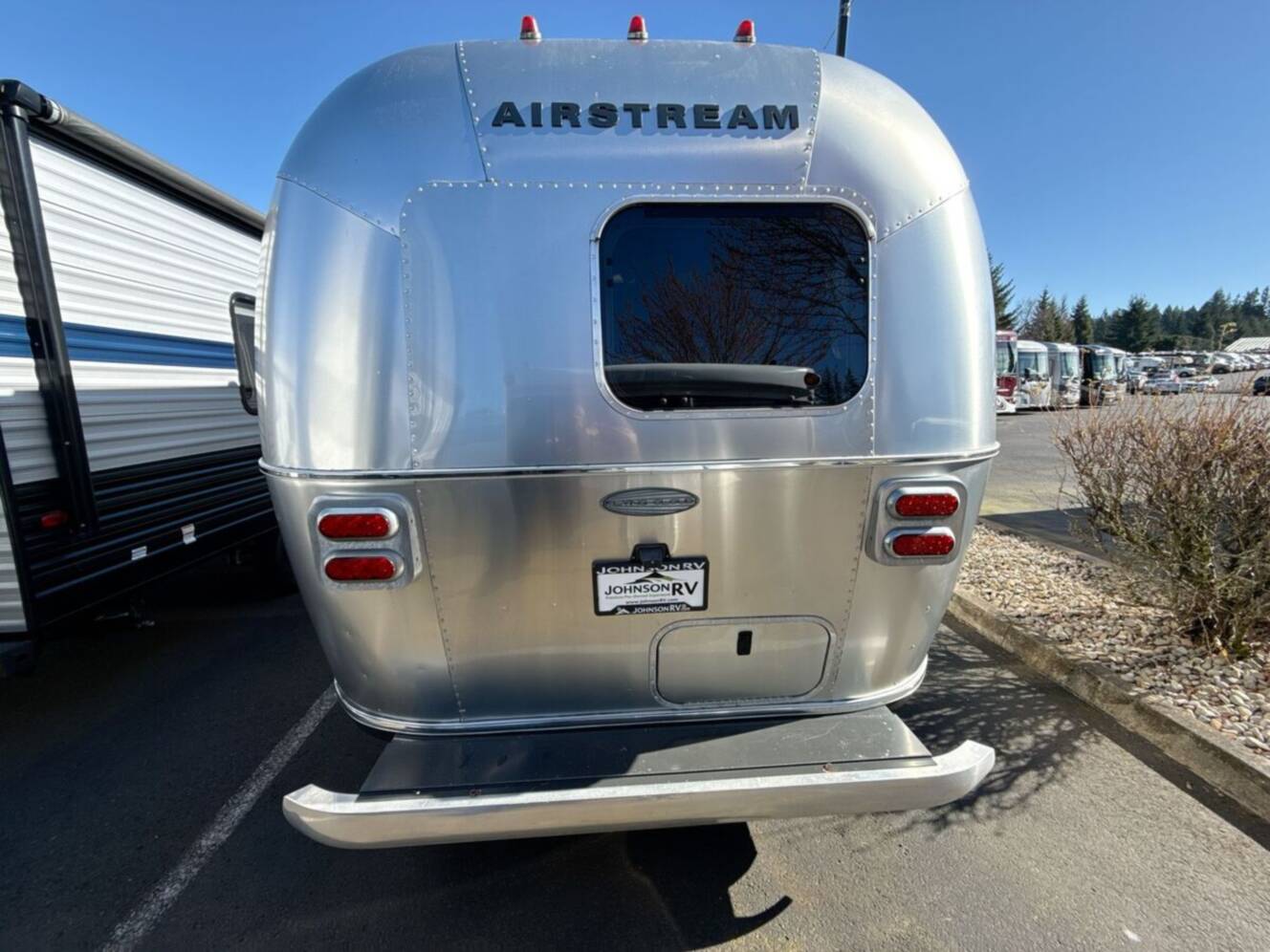 A photo of this 2015 Airstream Flying Cloud