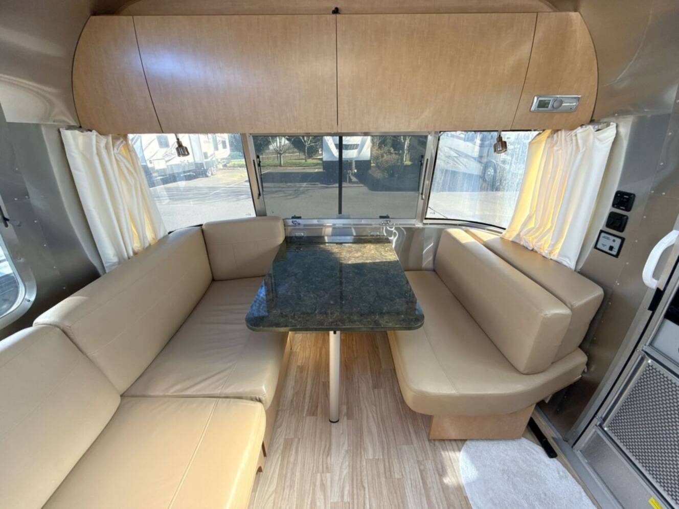A photo of this 2015 Airstream Flying Cloud
