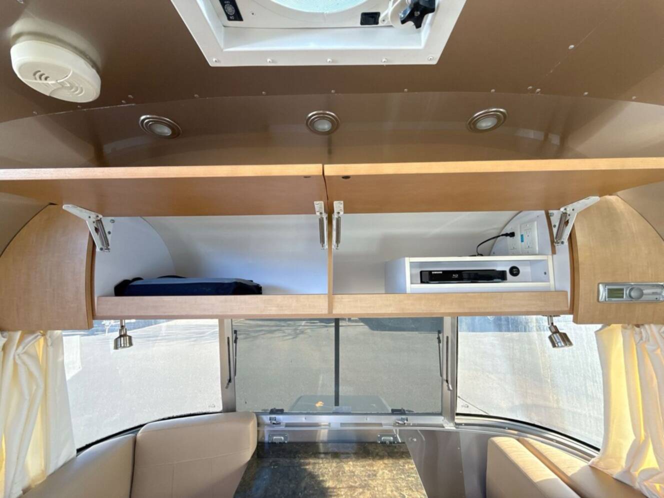 A photo of this 2015 Airstream Flying Cloud