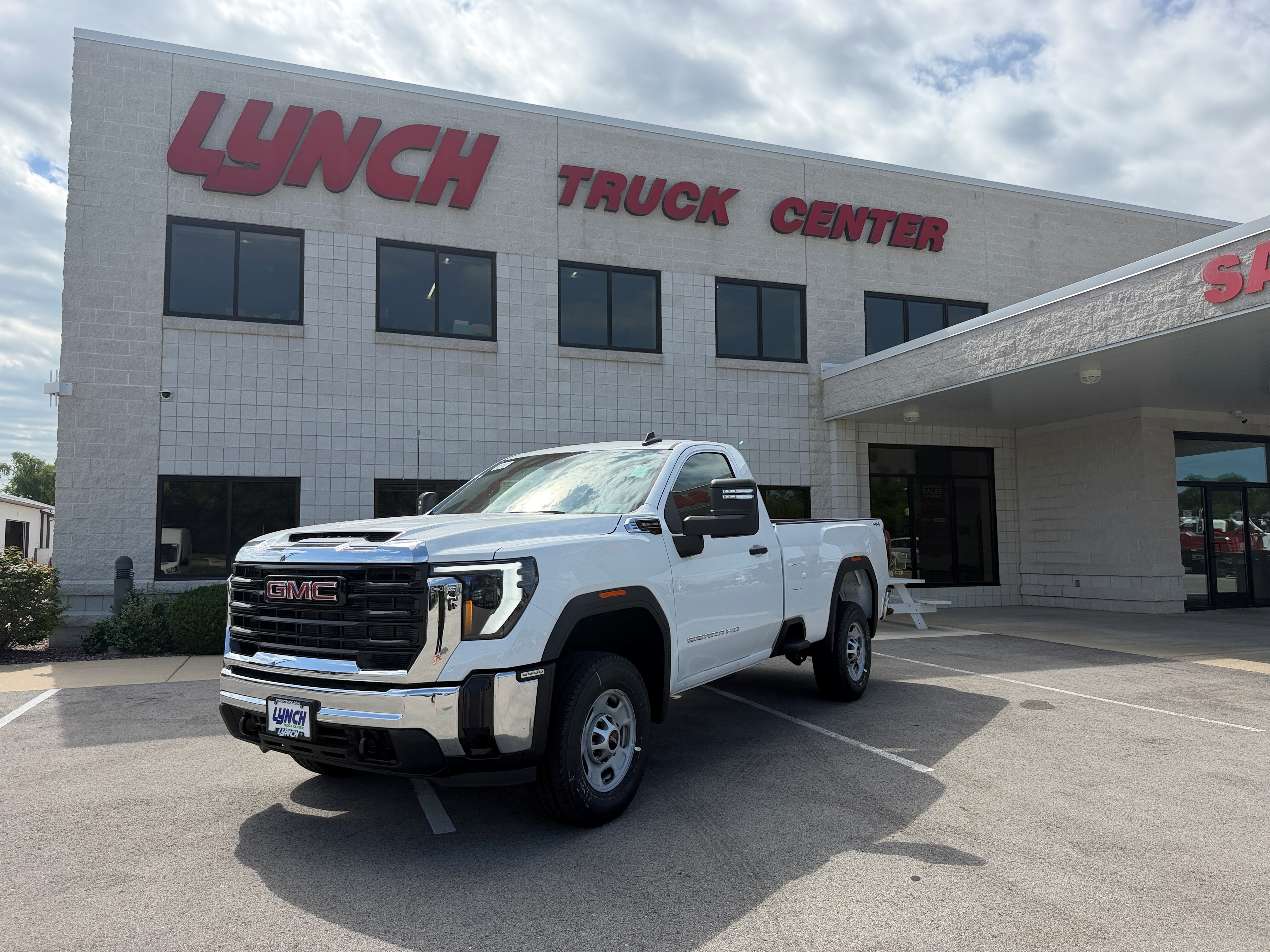 2026 GMC 2500 in Waterford, WI