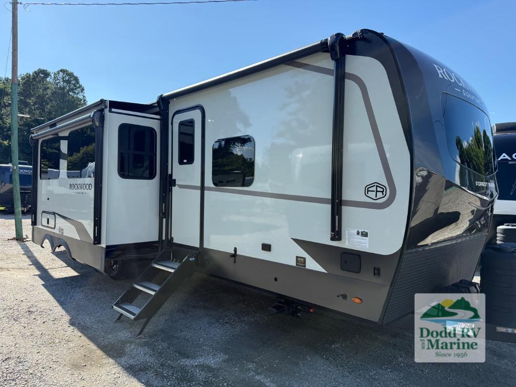 2027 Forest River Rv Rockwood Signature 8336BH in yorktown VA