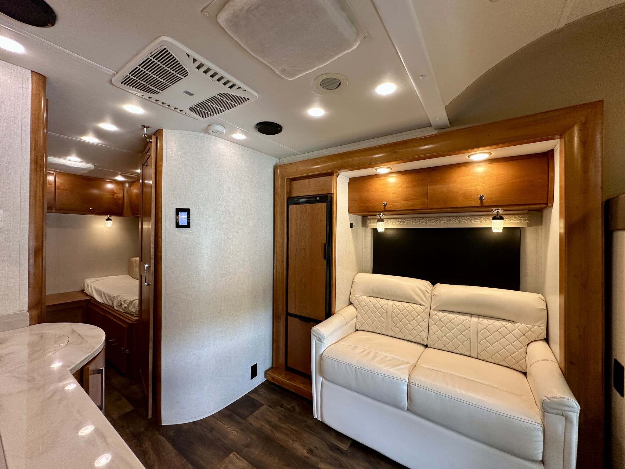 2019 Tiffin Wayfarer 24 TW in fort myers FL