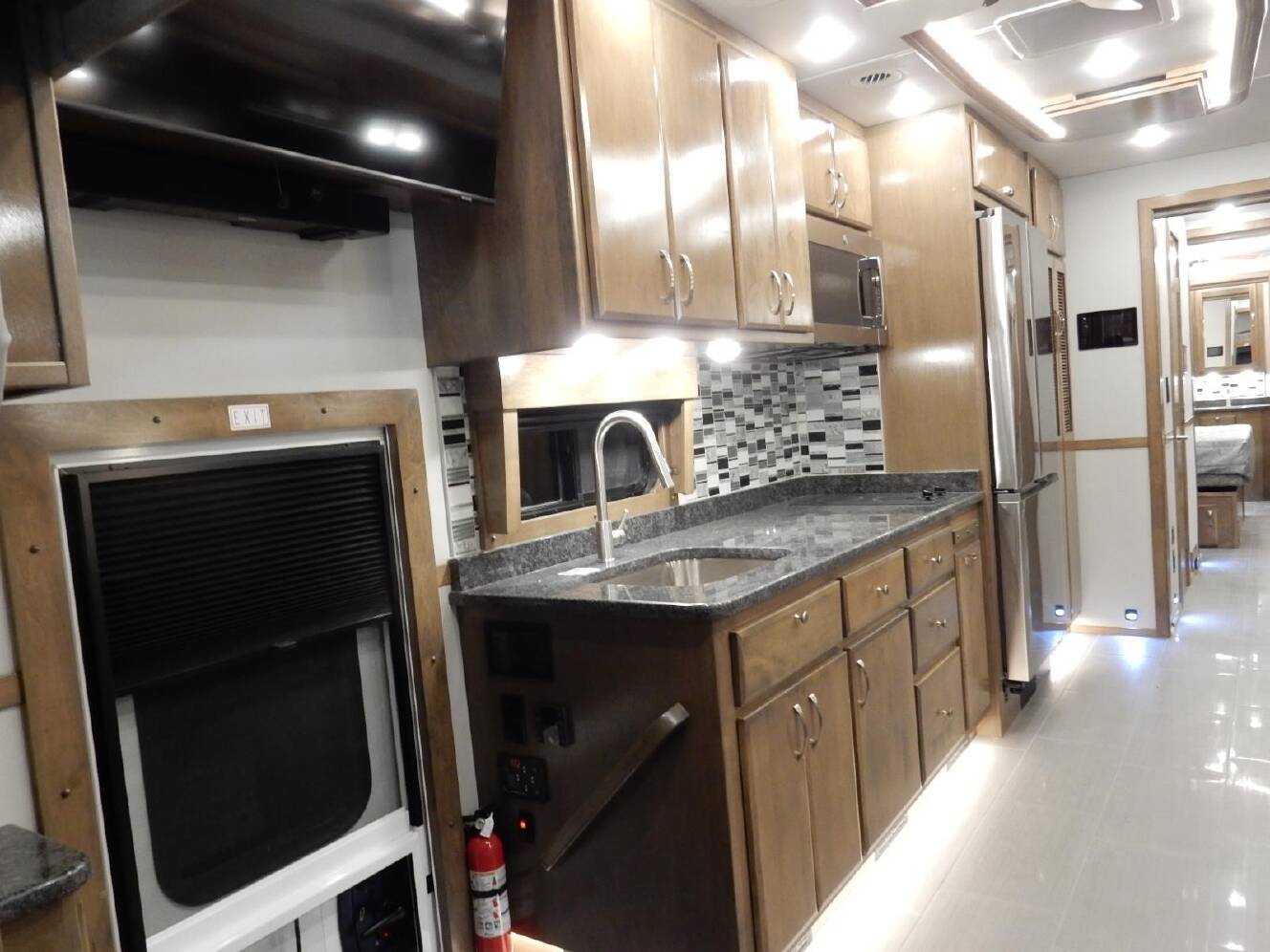 A photo of this 2027 Show Hauler SH1377T1-36
