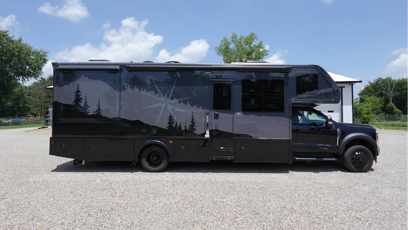 A photo of this 2027 Dynamax ISATA 6 31KS