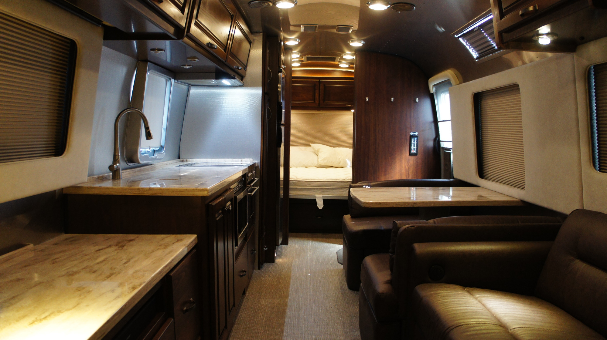 2018 Airstream CLASSIC 33FB QUEEN in ridgeland SC