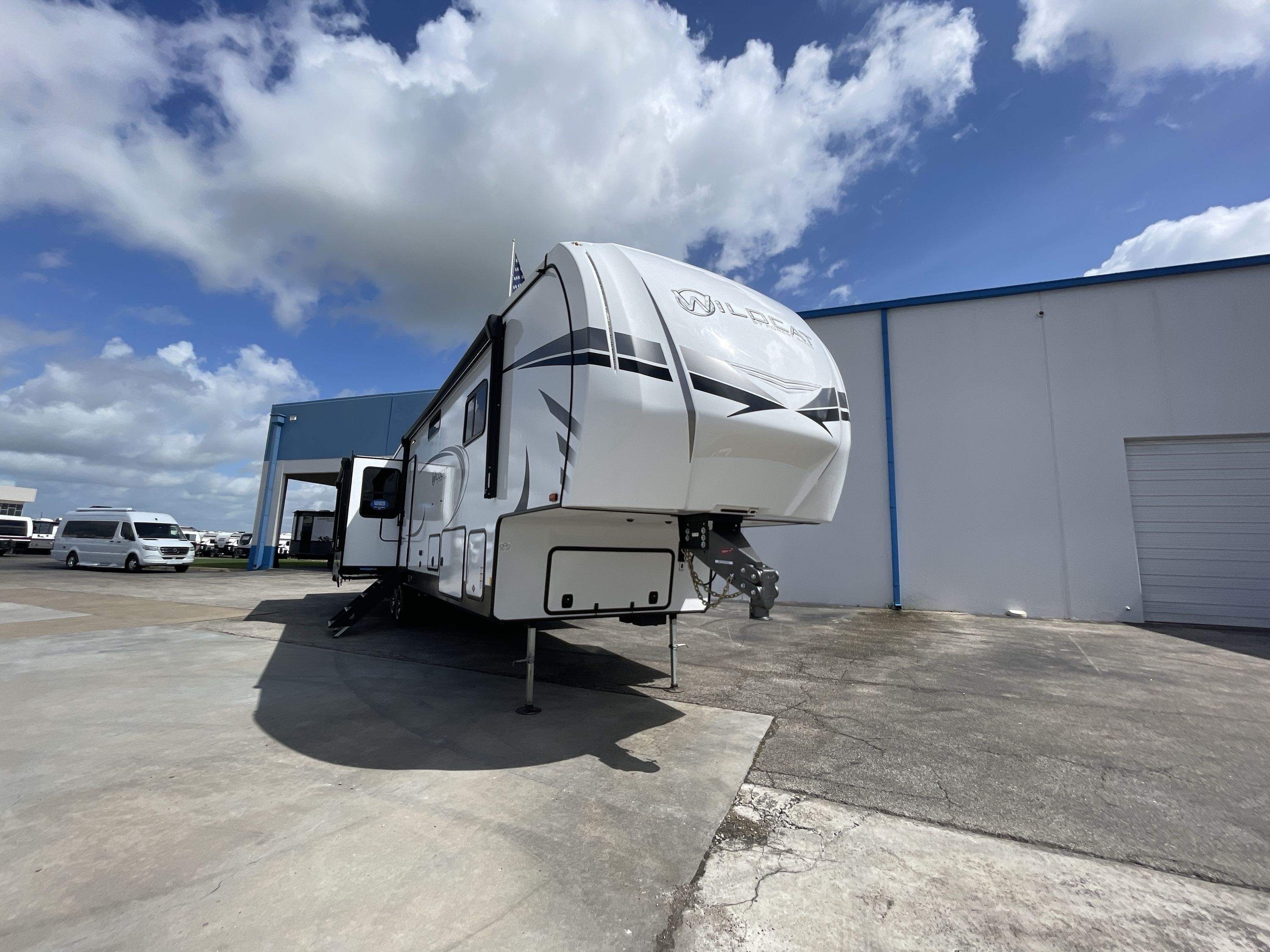 2023 Forest River WILDCAT 369MBL in katy TX