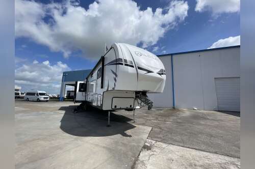 2023 Forest River WILDCAT 369MBL in katy TX