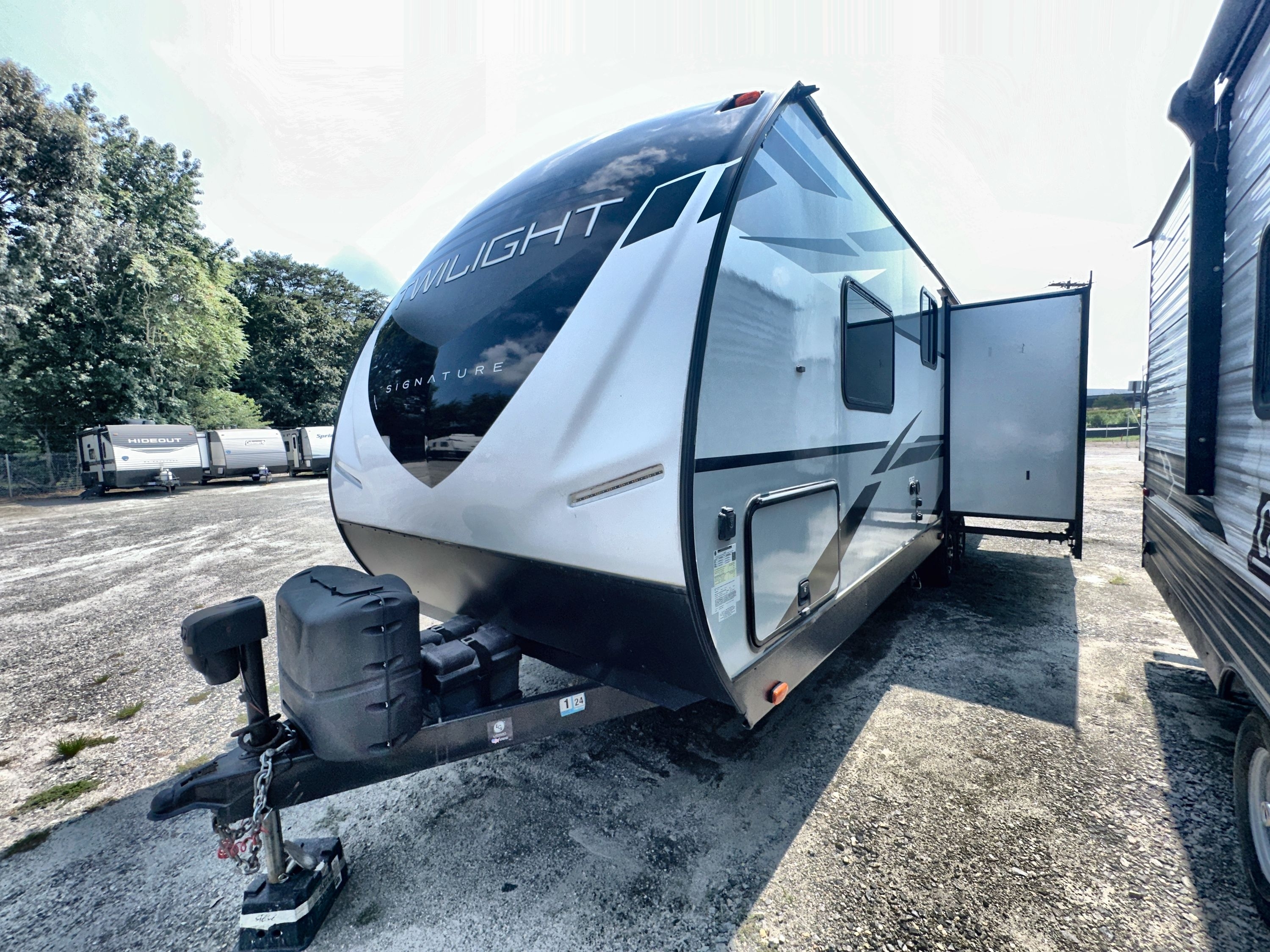 2021 Cruiser Rv TWILIGHT SIGNATURE 2500 TWS2500 in thornburg VA