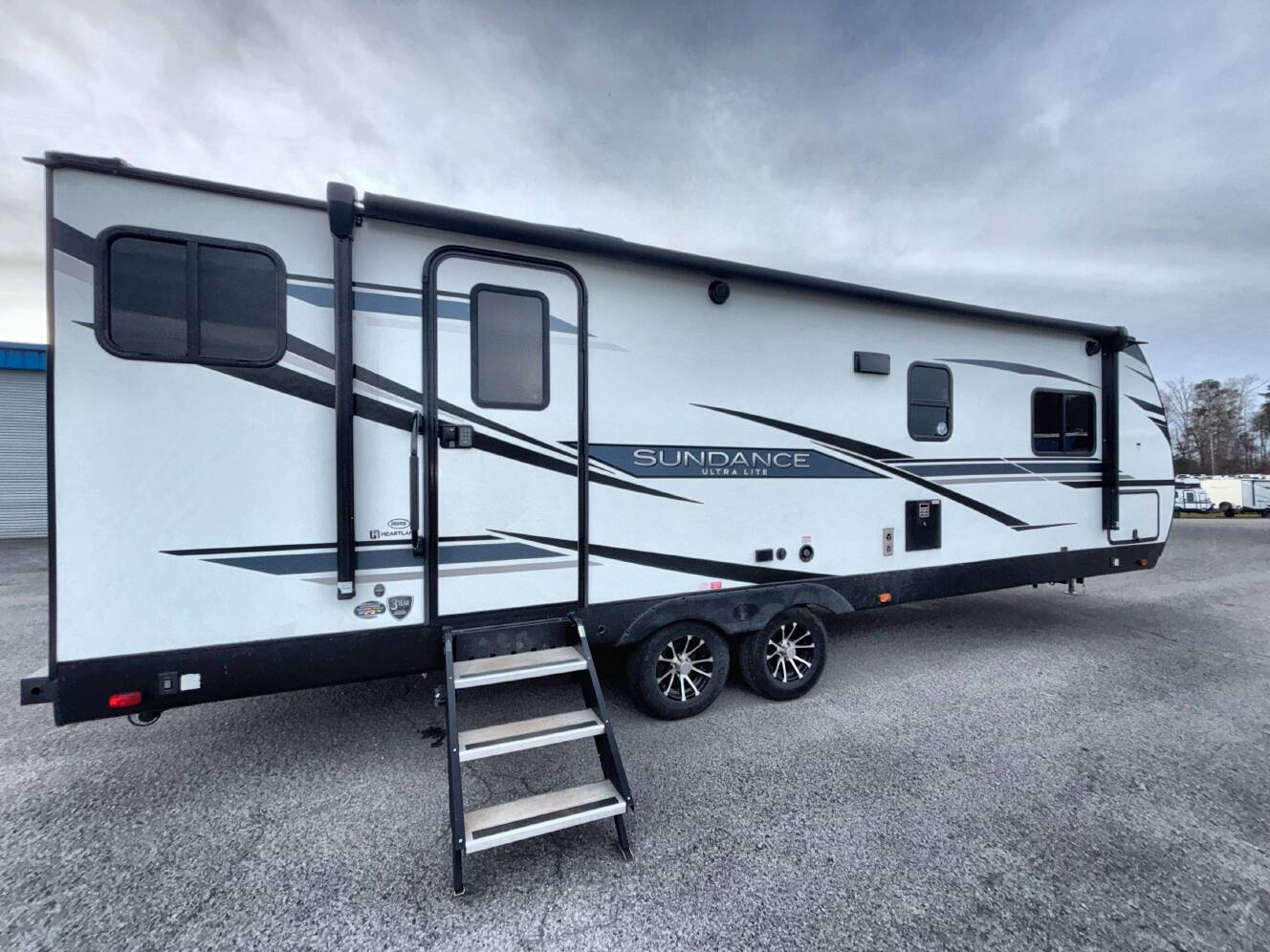 A photo of this 2023 Heartland SUNDANCE 262RB