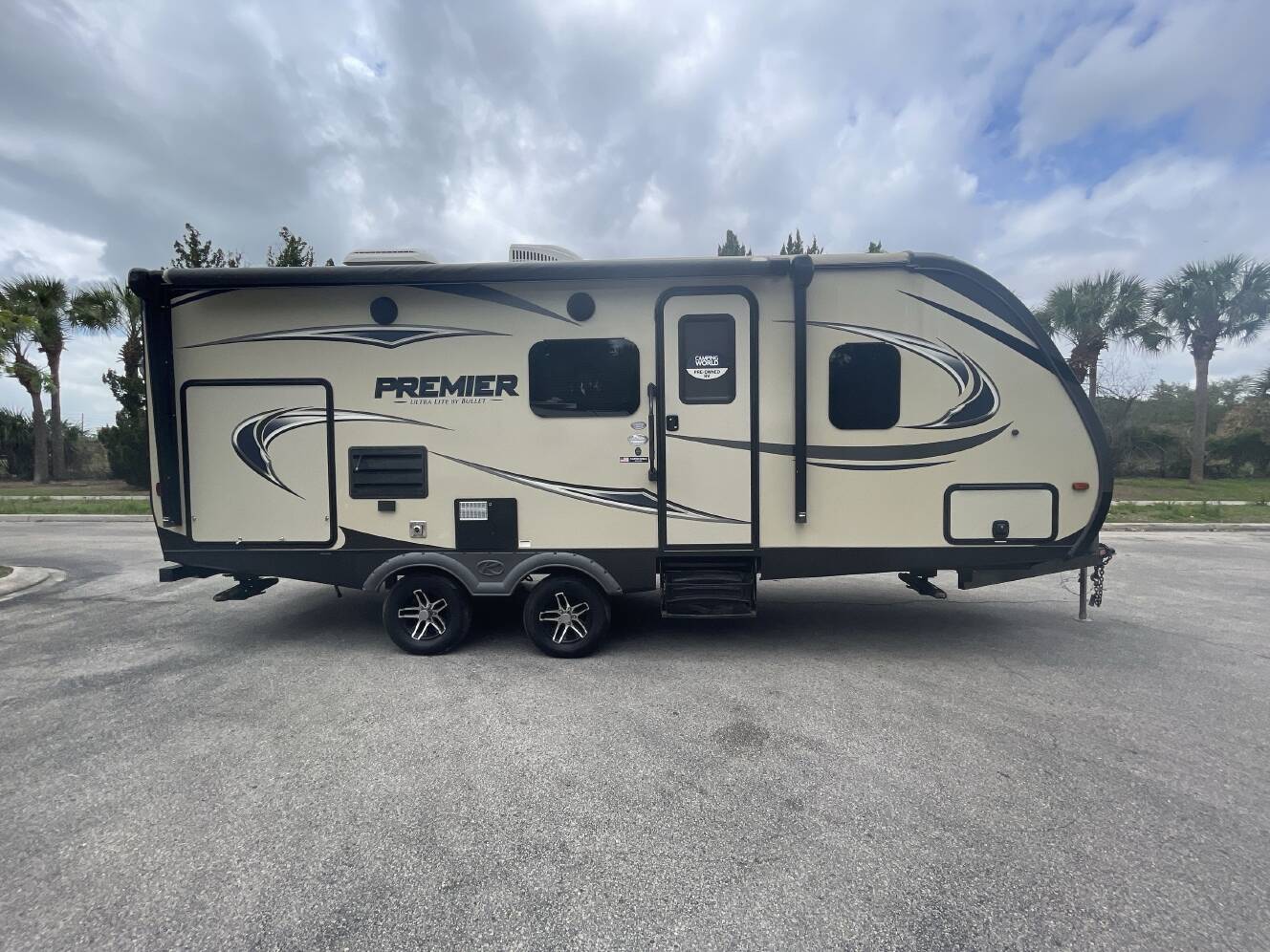 A photo of this 2018 Keystone BULLET PREMIER 22RBPR