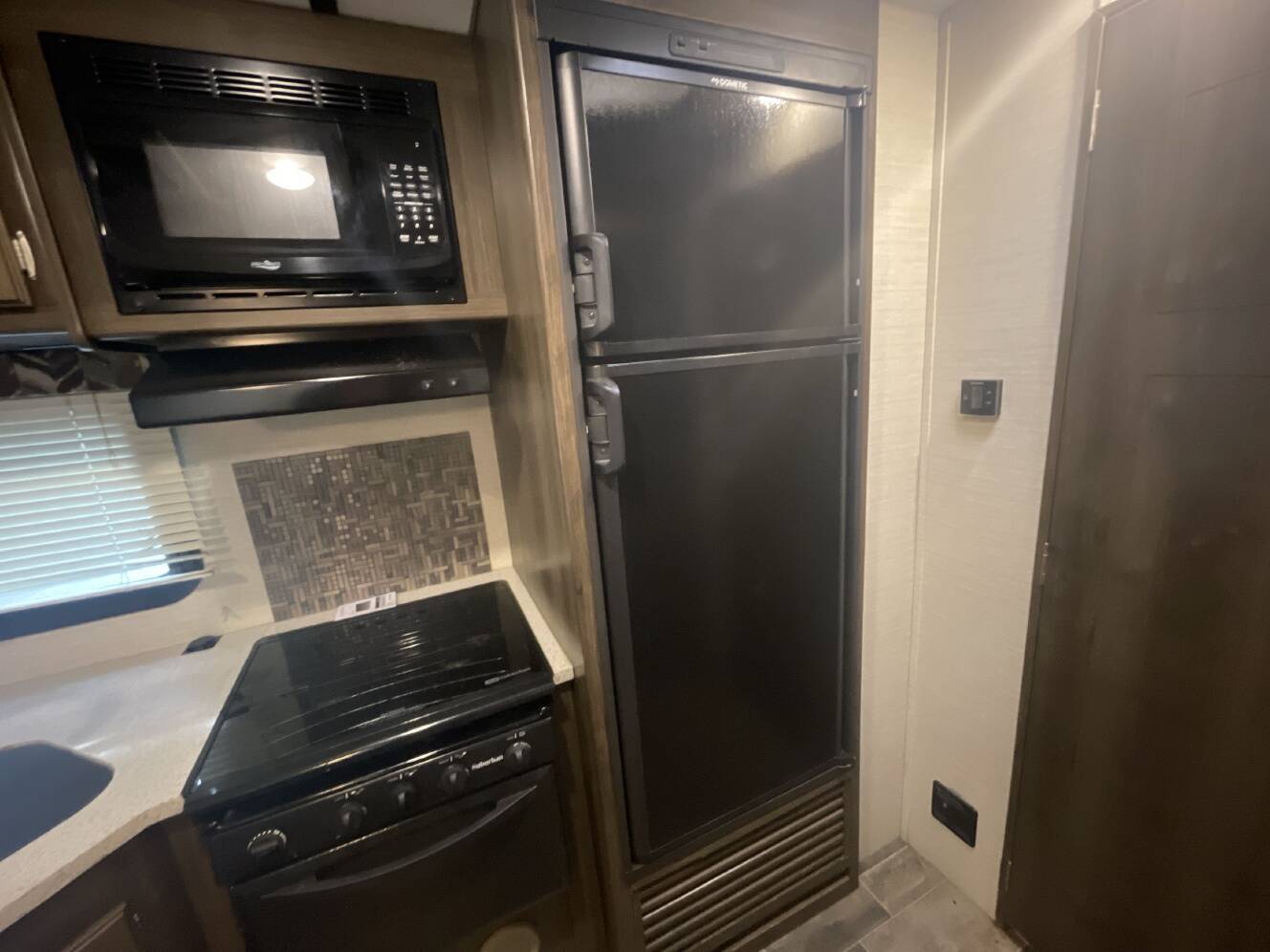 A photo of this 2018 Keystone BULLET PREMIER 22RBPR