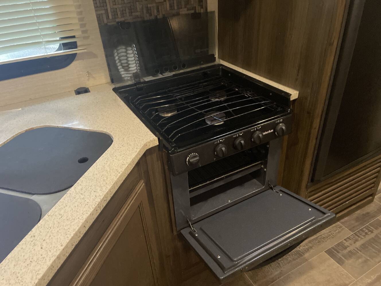 A photo of this 2018 Keystone BULLET PREMIER 22RBPR
