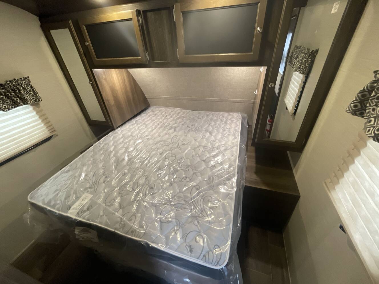 A photo of this 2018 Keystone BULLET PREMIER 22RBPR