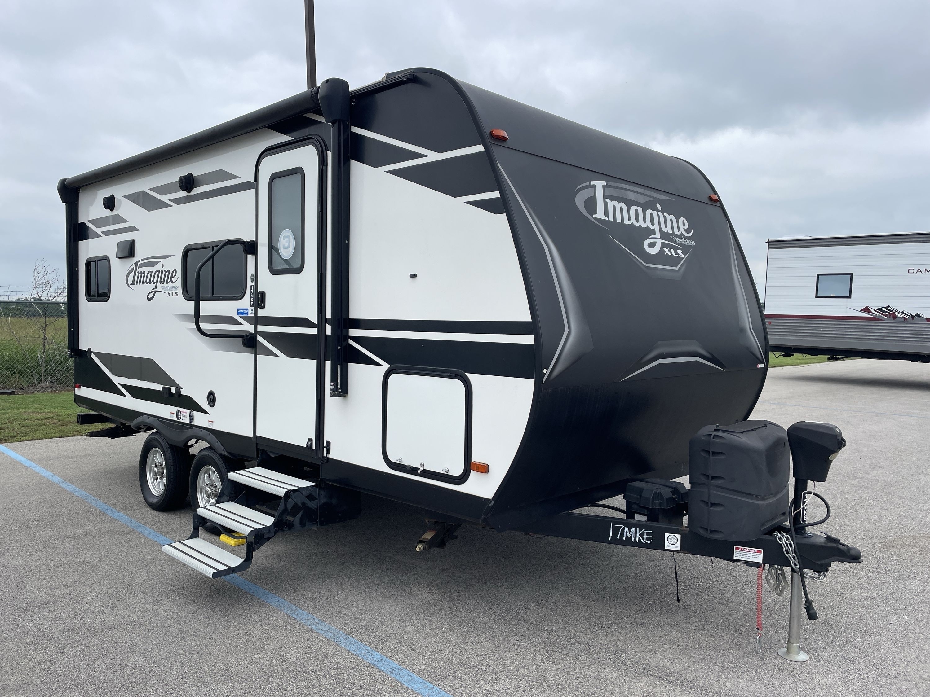 2021 Grand Design IMAGINE XLS 17MKE in alvarado TX