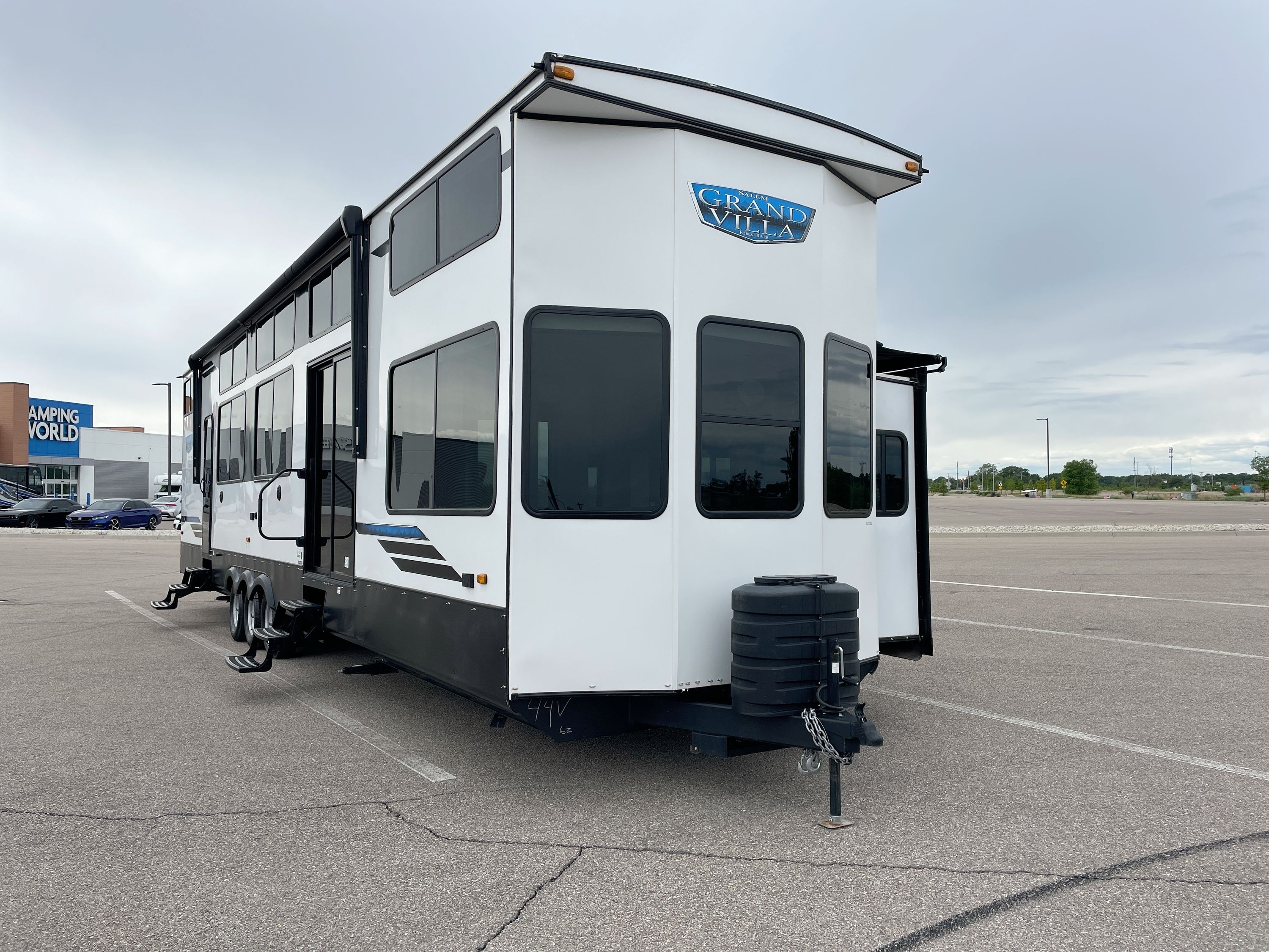 2024 Forest River SALEM VILLA GRAND 44VIEW RV