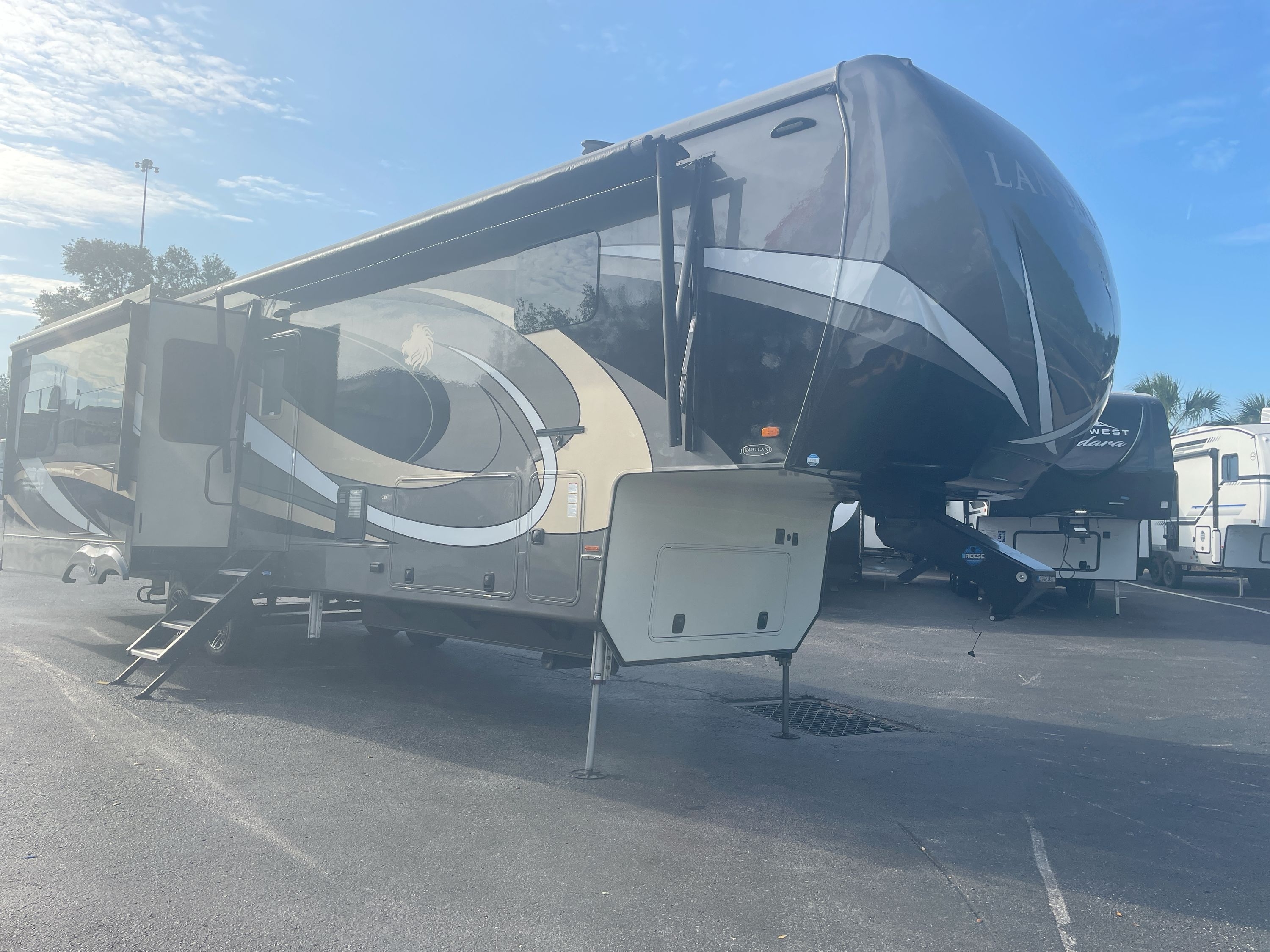 2018 Heartland LANDMARK OSHKOSH RV