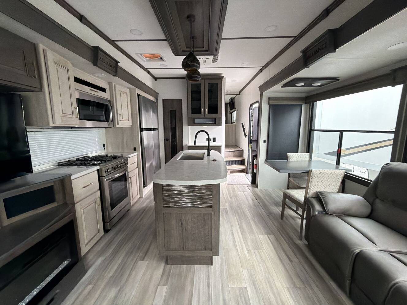 A photo of this 2022 Alliance PARADIGM 310RL