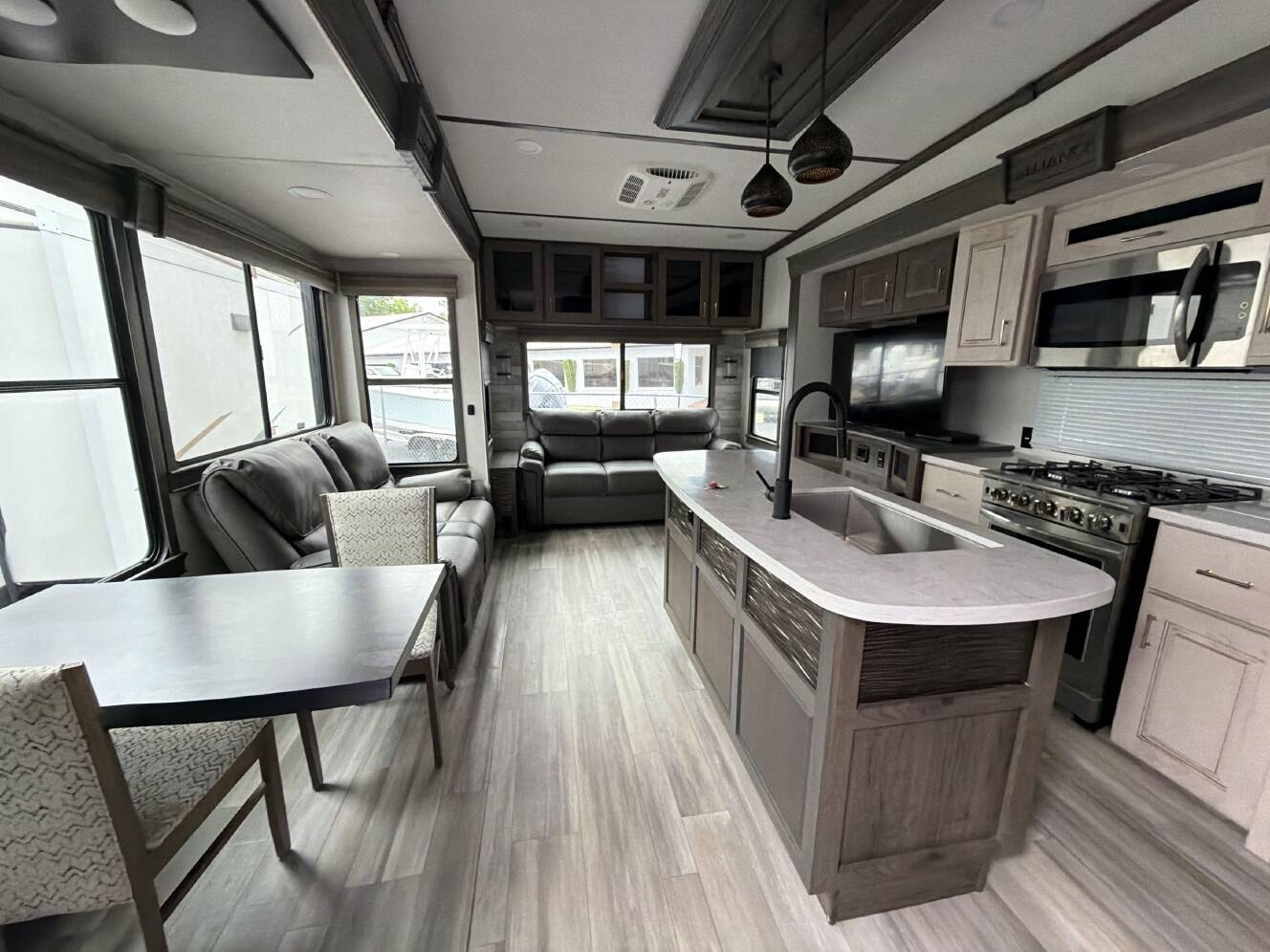 A photo of this 2022 Alliance PARADIGM 310RL