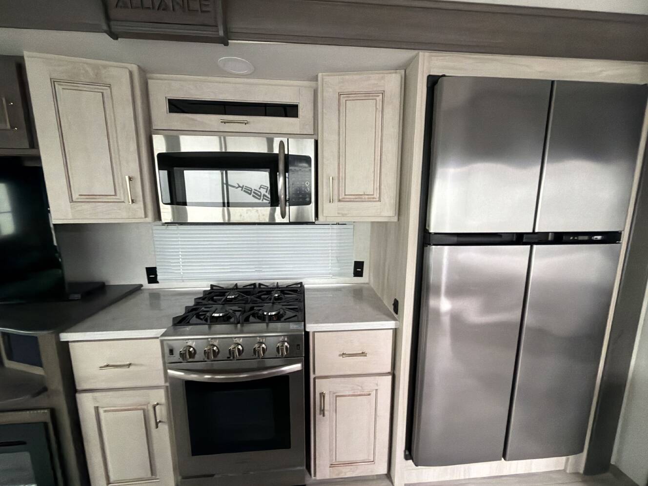 A photo of this 2022 Alliance PARADIGM 310RL