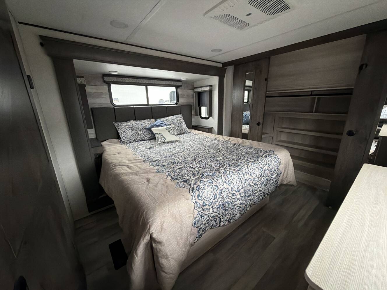 A photo of this 2022 Alliance PARADIGM 310RL