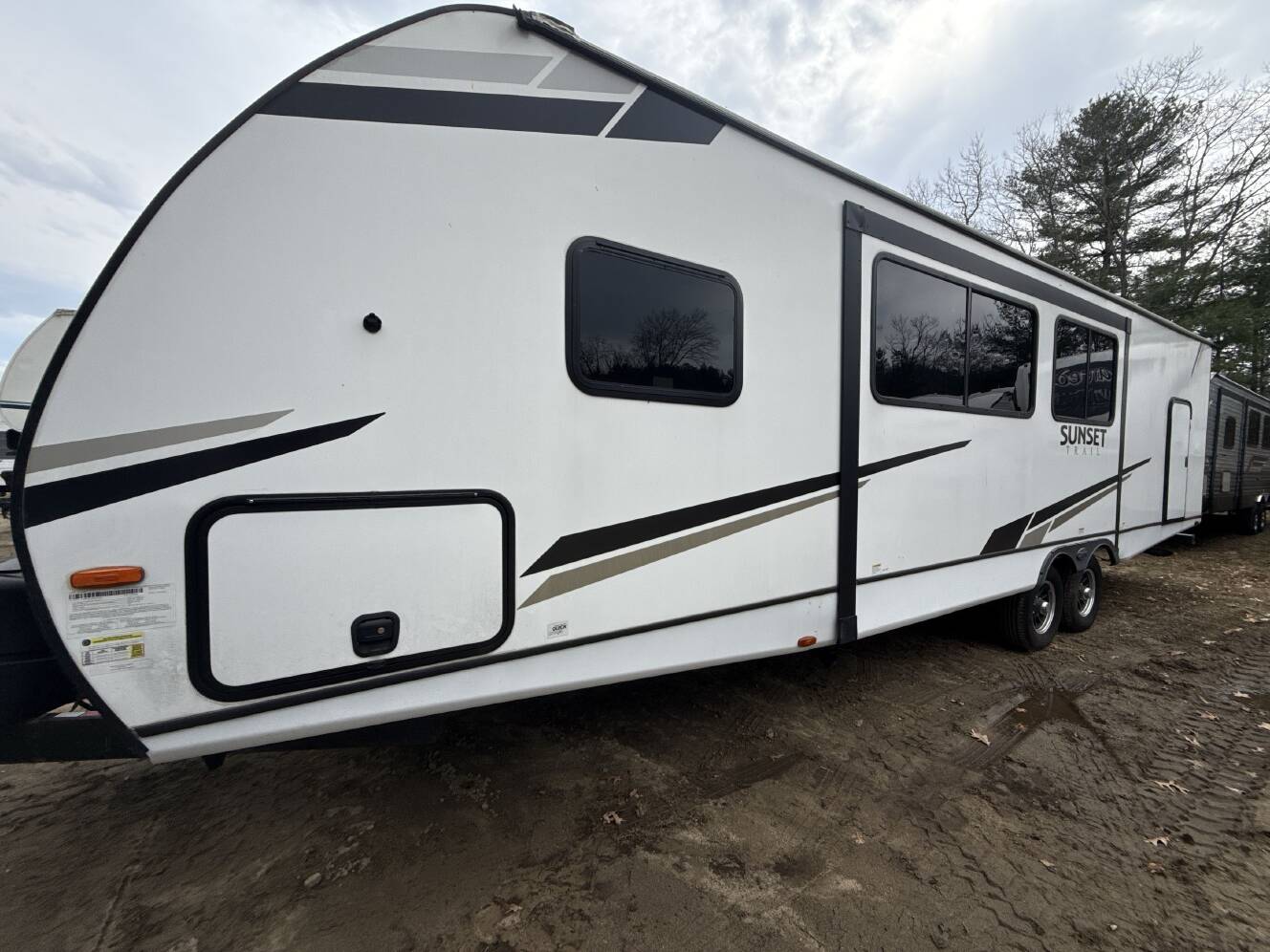 A photo of this 2022 Crossroads SUNSET TRAIL 299QB