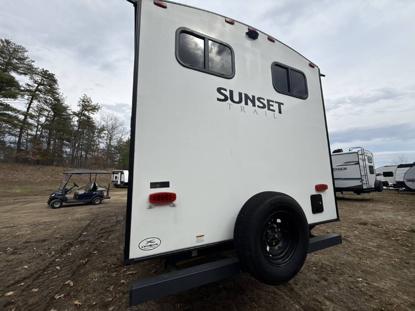 A photo of this 2022 Crossroads SUNSET TRAIL 299QB