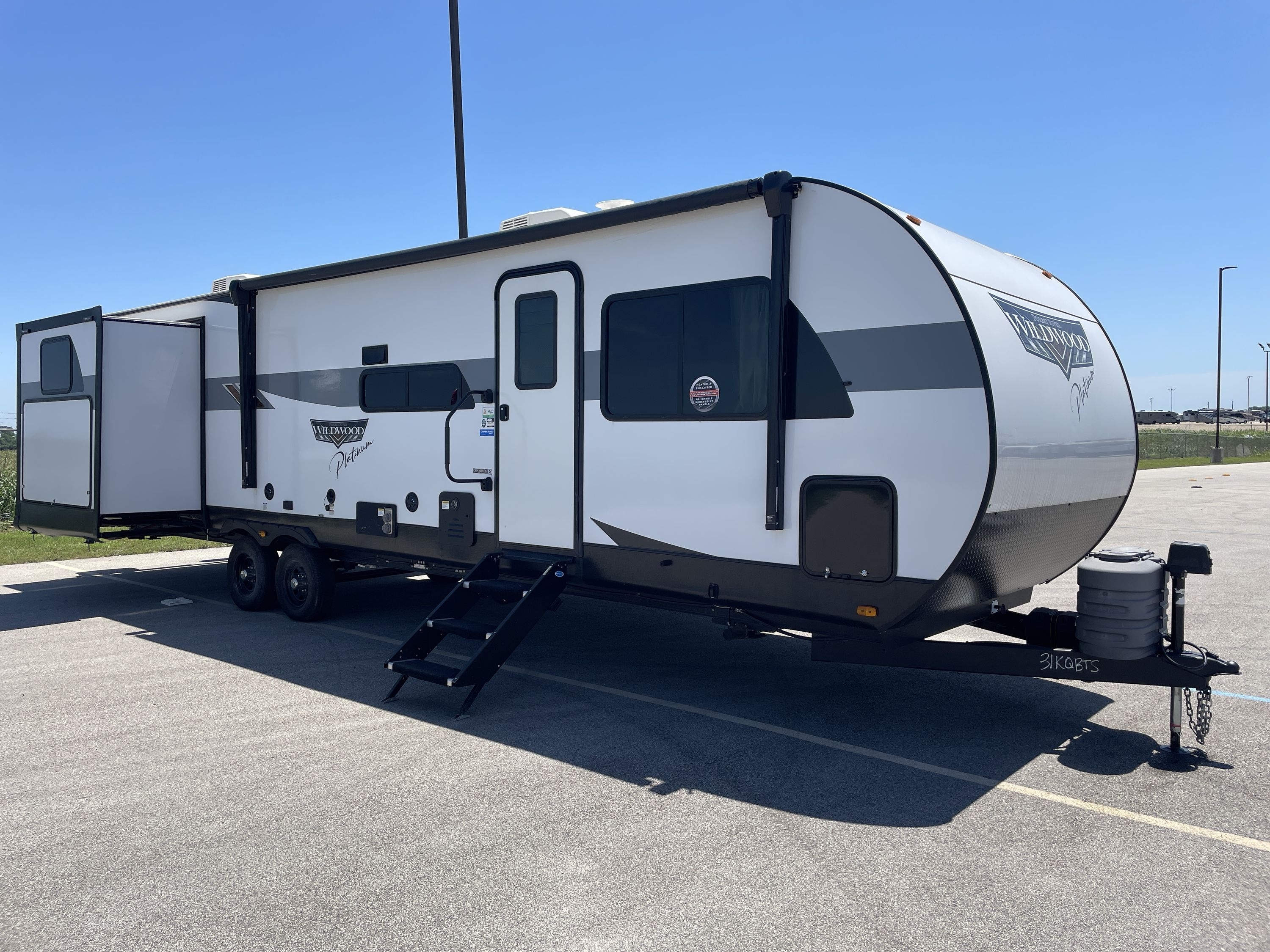 Used 2024 Forest River Wildwood X 31KQBTS For Sale in Alvarado, TX