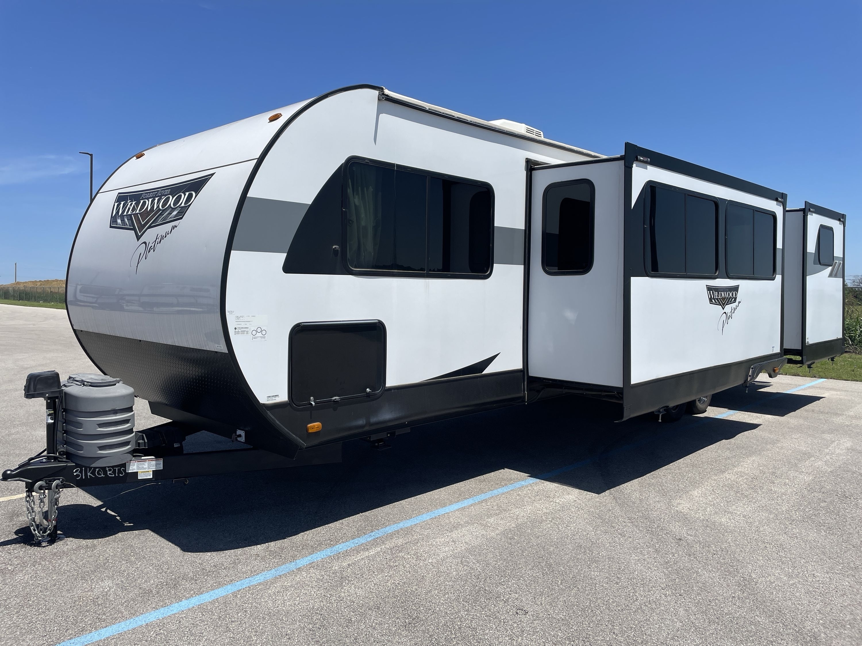 Used 2024 Forest River Wildwood X 31KQBTS For Sale in Alvarado, TX