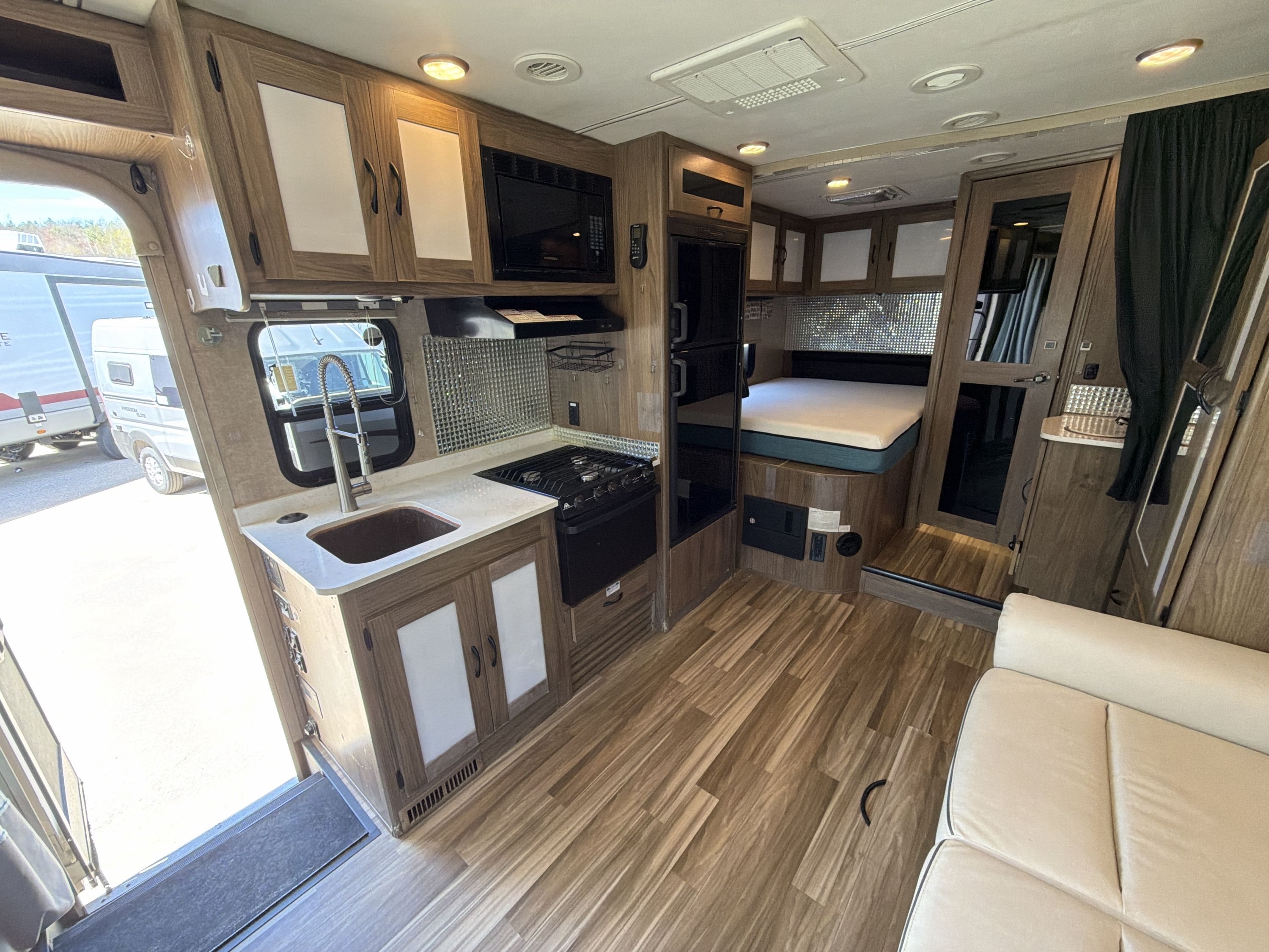 2015 Coachmen PRISM 2150LE in berkley MA
