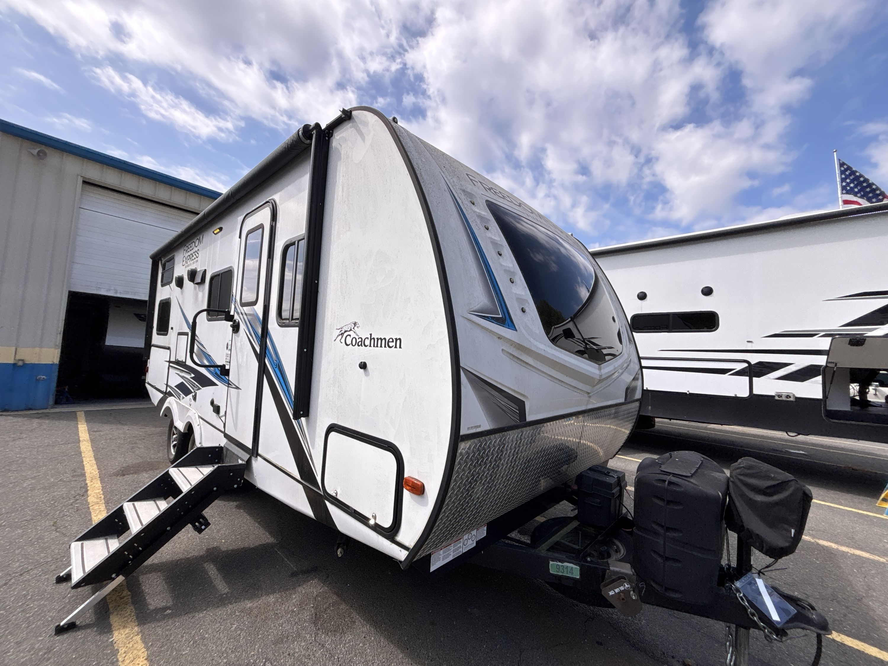 2021 Coachmen FREEDOM EXPRESS 238BHS RV