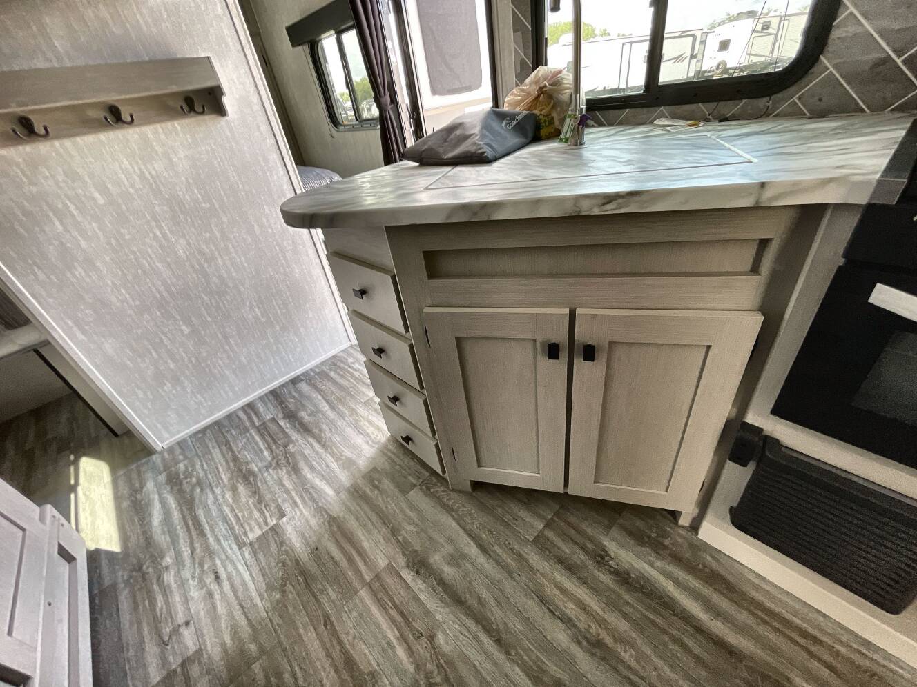A photo of this 2024 Coachmen APEX ULTRA-LITE 215RBK